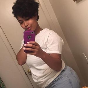 Meet your Posher, Angela